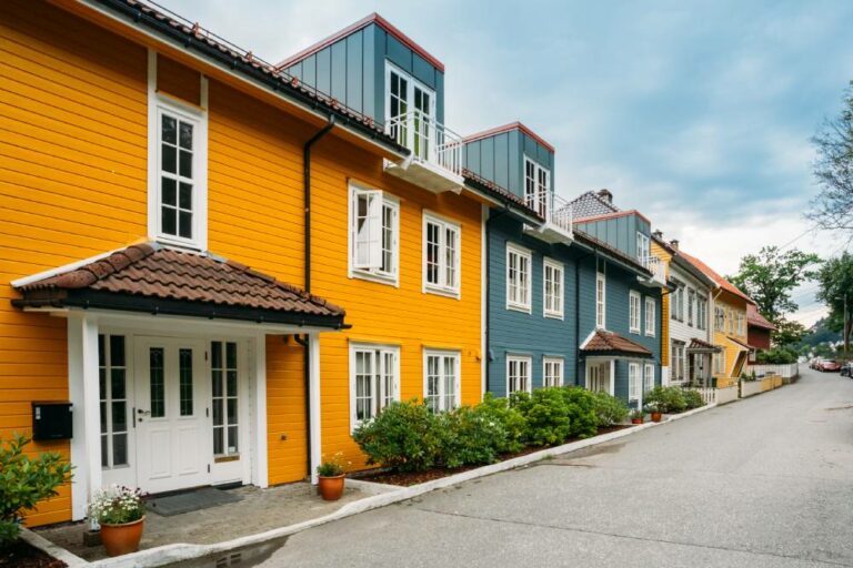 How to Choose the Right Exterior Paint for Your Climate